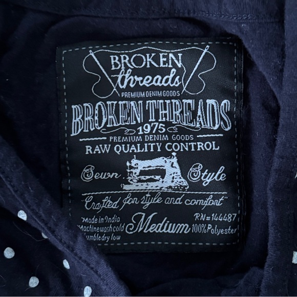 Broken Threads Split Pattern Tank Medium - Picture 3 of 3